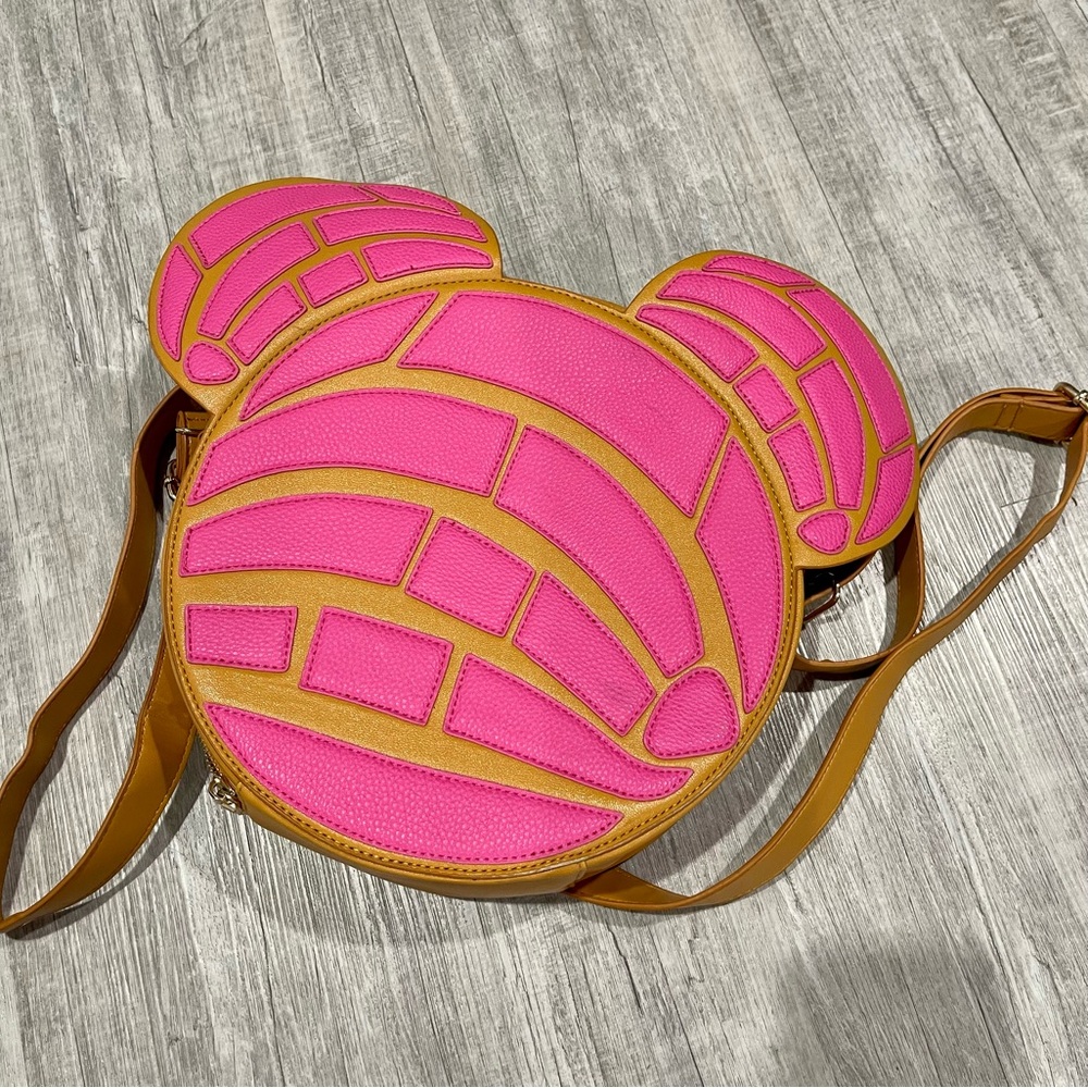 Backstitch Bruja Mickey Concha Bag
